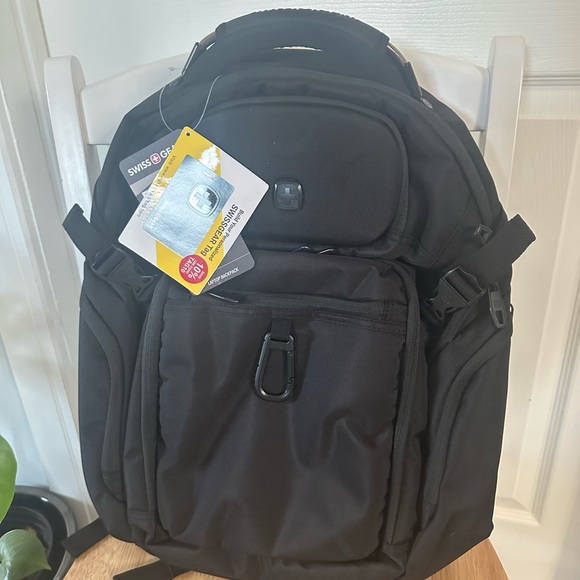 SwissGear Black Backpack with Durable Fabric and Padded Straps - Picture 7 of 10